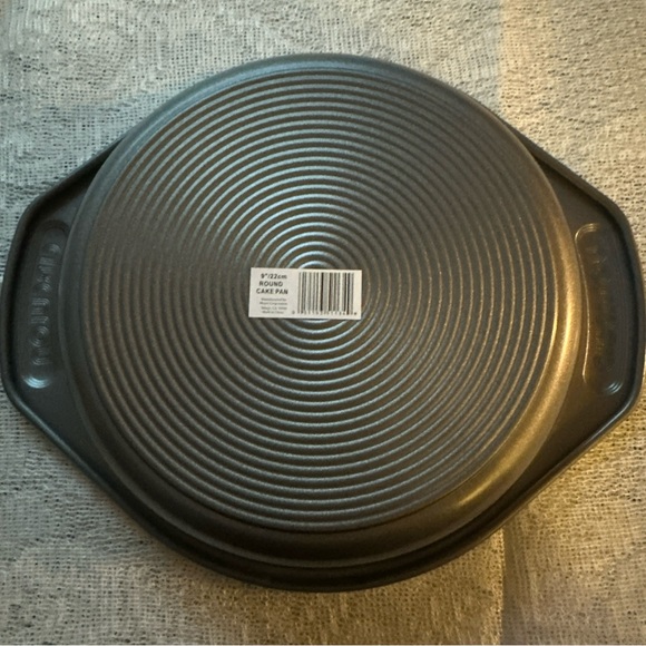 Circulon Total Nonstick Bakeware 9 inch Cake Pan - Picture 5 of 6